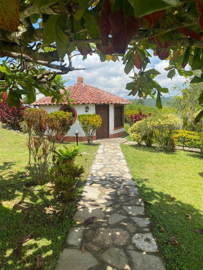 Hotel Campestre La Loma Curití Exteriör bild