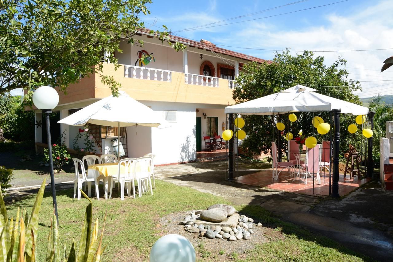 Hotel Campestre La Loma Curití Exteriör bild